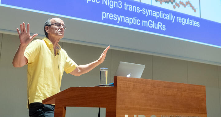 Thomas S&uuml;dhof presents his work at the MDC