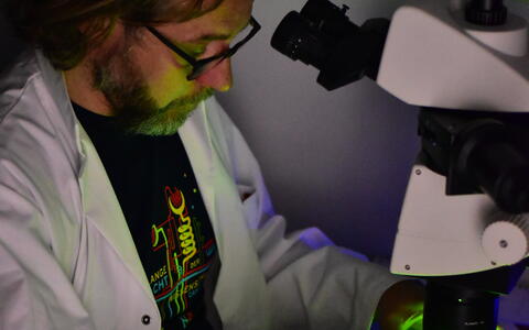Alexander Meyer at the microscope