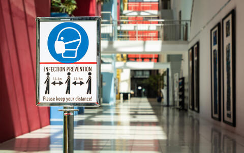Sicherheitshinweise im Foyer H84
