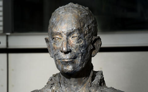 Büste von Prof. Detlev Ganten