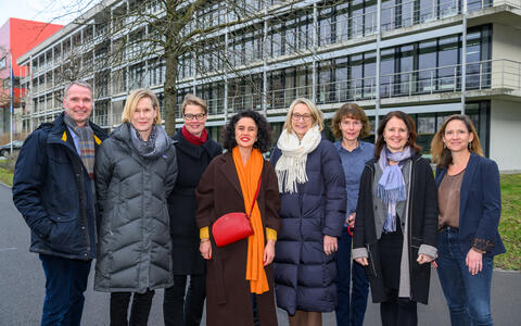Volker Haucke, Christina Quensel, Nicole Münnich, Armaghan Naghipour, Maike Sander, Uta Elisabeth Höpken, Heike Graßmann und Verena Schöwel-Wolf   