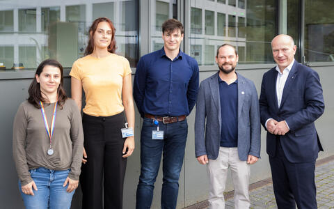 Group picture with the team of the Cryo-EM technology platform