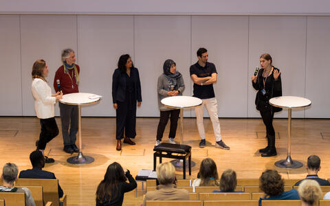 Friedericke Gutmann, Dominik Müller, Roshni Mooneram, Azizah Isyatul, Amir Kayvanjoo und Sofia K. Forslund-Startceva