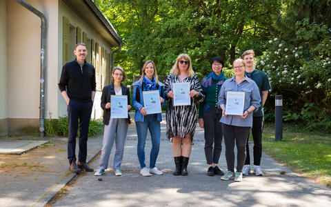 Menschen mit Zertifikaten