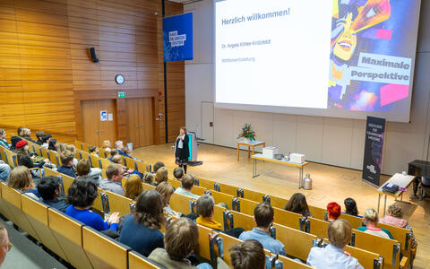 Menschen in einem H&ouml;rsaal
