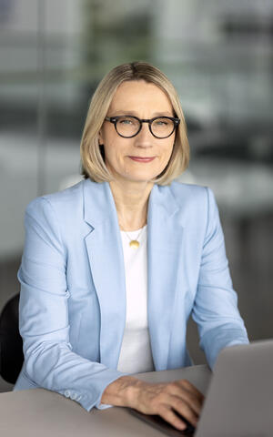 Frau