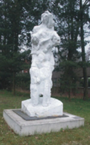 Dresdner Frauen, Figur II, 1995/96, Aluminiumguß, bemalt