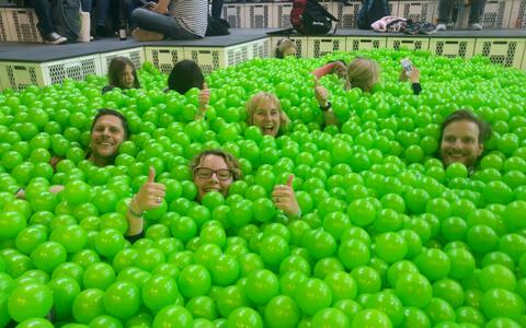 Uwe Ohler, Emma Harris, Luiza Bengtsson and Philipp Bo&szlig; in the traditional re:publica ball pit at re:publica18