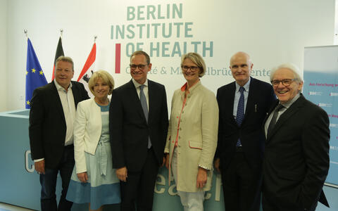 Group foto during the signage of the administrative agreement for the BIH