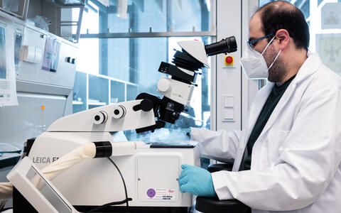 Ultracryomicrotome