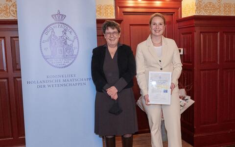 Martina Schmidt (left) and Julia Alberts (right) at the Dr. Saal van Zwanenberg Prize ceremony 