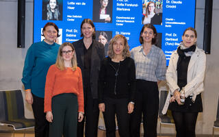 Gruppenfoto mit Gertraud (Turu) Stadler, Claudia Crocini, Hanna Hörnberg, Sabine Klaassen, Lieke Lotte van de Haar und Sofia Forslund-Startceva