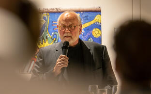 Piet Joehnk eröffnet Fotoausstellung im MDC Berlin-Mitte
