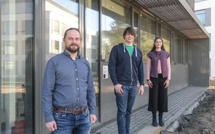 Team Kryo-EM Das Team der Kryo-EM: Christoph Diebolder, Thiemo Sprink und Metaxia Stavroulaki
