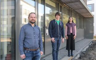 Das Team der Kryo-EM: Christoph Diebolder, Thiemo Sprink und Metaxia Stavroulaki