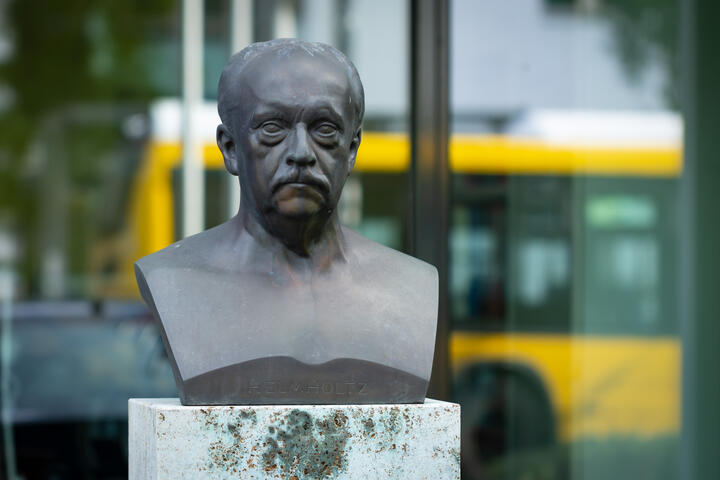 Büste Helmholtz