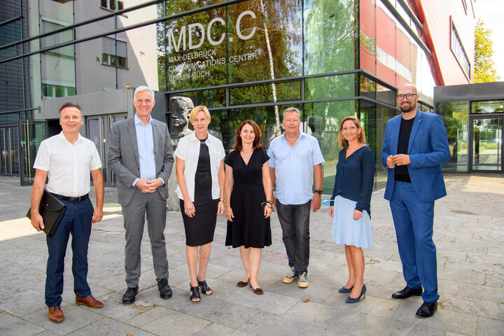 Gruppenbild vor dem MDC.C
