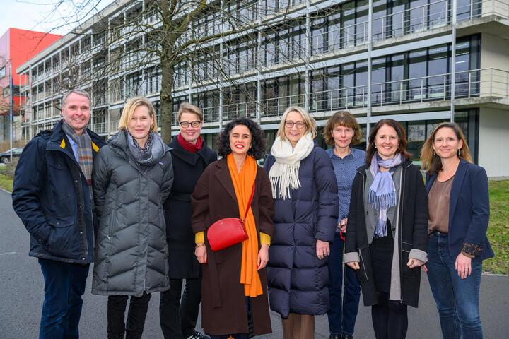 Volker Haucke, Christina Quensel, Nicole Münnich, Armaghan Naghipour, Maike Sander, Uta Elisabeth Höpken, Heike Graßmann und Verena Schöwel-Wolf   
