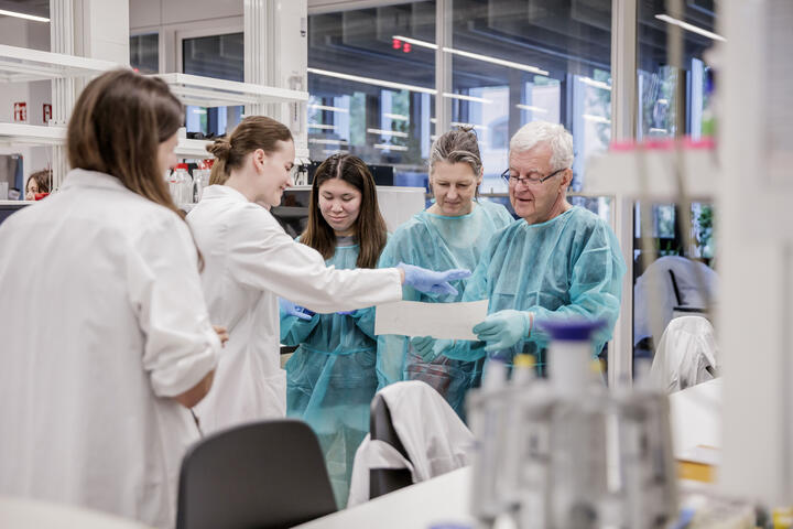 Menschen im Labor