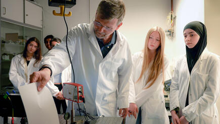 Header Austausch macht Schule