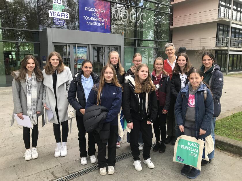 Internetda ogzaki jinsiy aloqa qildi